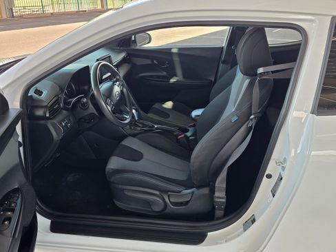 Used 2019 Hyundai Veloster 2.0 FWD image 13