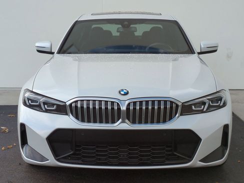 Certified 2023 BMW 330i 330i w/ M Sport Package image 3