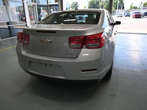 Used 2015 Chevrolet Malibu LT w/ Power Convenience Package FWD image 4