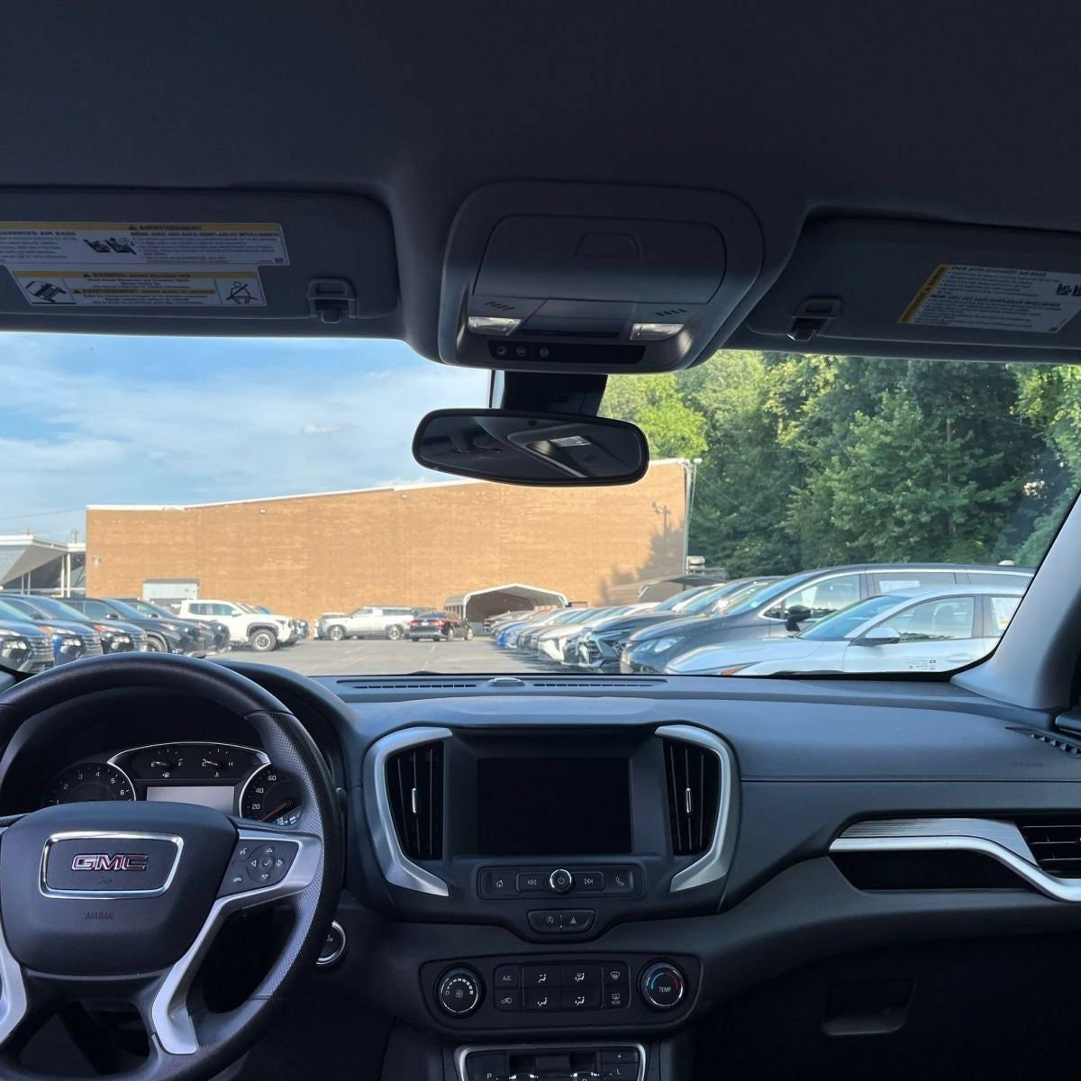 Used 2024 GMC Terrain SLE FWD image 29