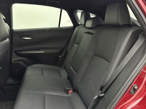 Used 2023 Toyota Venza XLE image 30