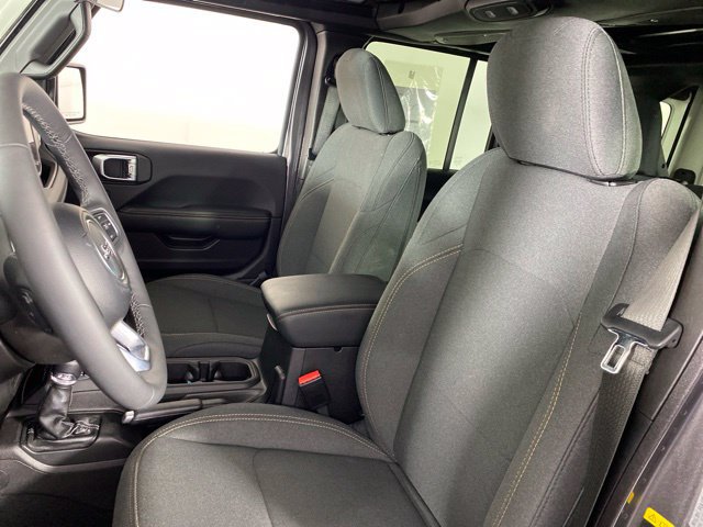 Used 2026 Jeep Wrangler Unlimited Sahara AWD/4WD image 19