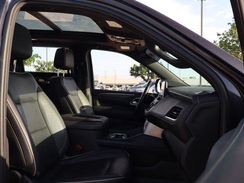 Used 2023 GMC Yukon SLT AWD/4WD image 30