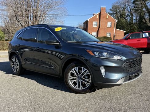 Used 2022 Ford Escape SEL image 2