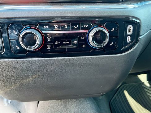 Used 2025 Chevrolet Silverado 1500 LT AWD/4WD image 20