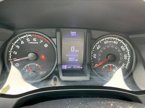 Used 2020 Toyota Tacoma SR AWD/4WD image 21