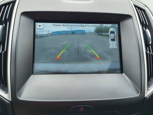Used 2016 Ford Edge SEL w/ Equipment Group 201A AWD/4WD image 16
