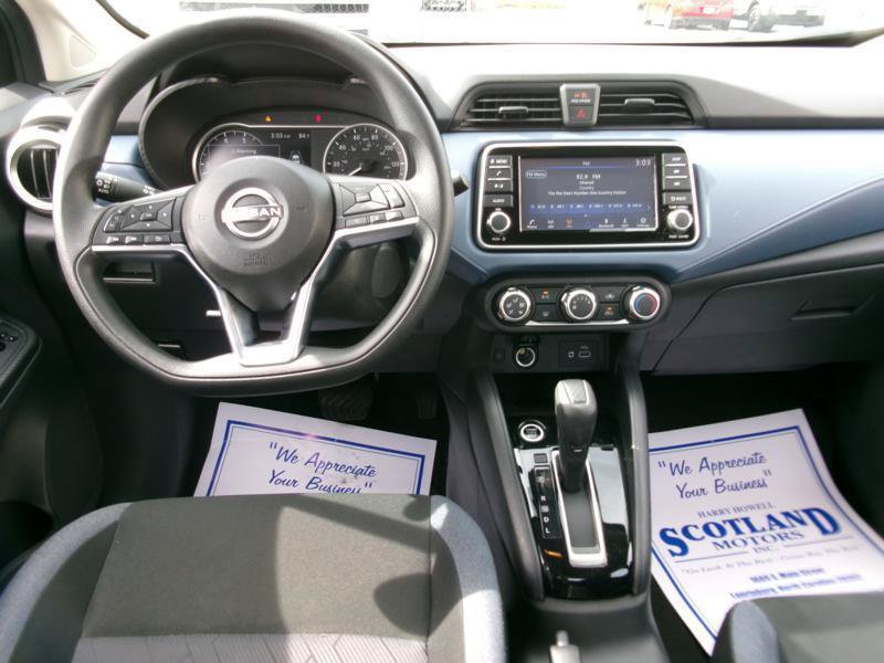 Used 2025 Nissan Versa SV FWD image 11