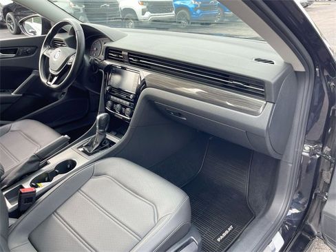 Used 2020 Volkswagen Passat 2.0T R-Line image 28