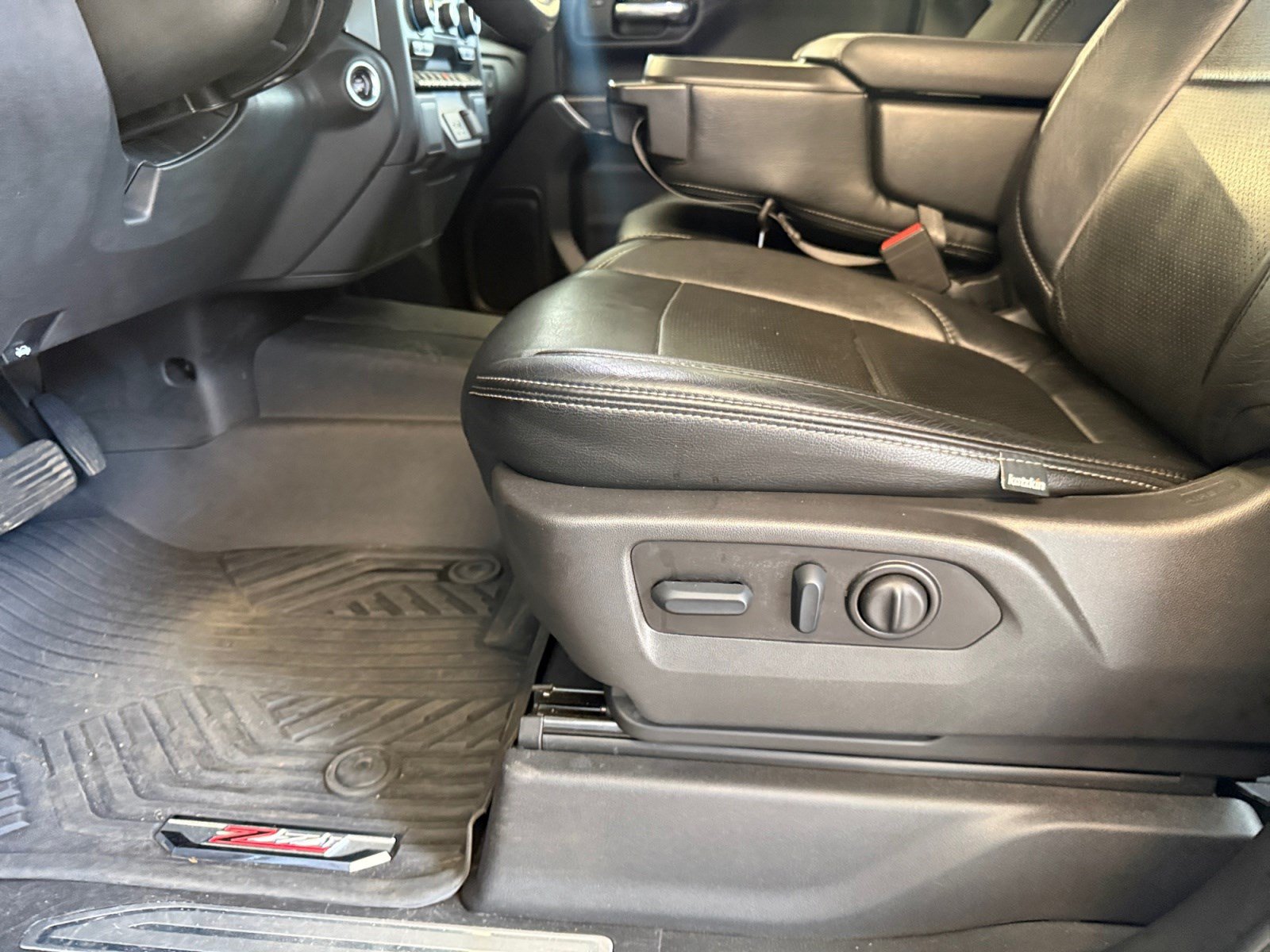 Used 2022 Chevrolet Silverado 1500 RST AWD/4WD image 11