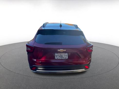 Used 2025 Chevrolet Trax LT image 12