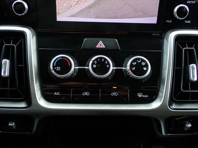 Used 2023 Kia Sorento LX AWD/4WD image 17