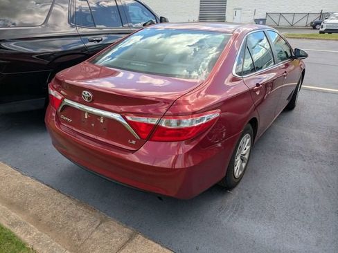 Used 2015 Toyota Camry LE FWD image 5