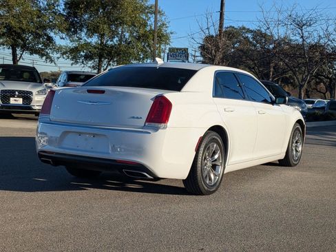 Used 2015 Chrysler 300 Limited w/ Driver Convenience Group image 3