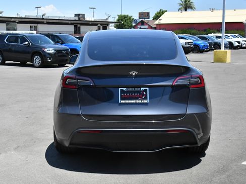 Used 2022 Tesla Model Y Performance AWD/4WD image 7