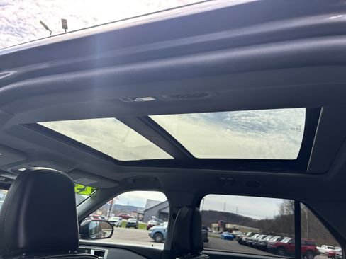 Used 2023 Ford Explorer XLT w/ Equipment Group 202A image 17