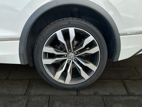 Used 2021 Volkswagen Tiguan SEL Premium R-Line image 17