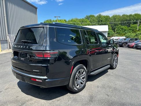 Certified 2024 Jeep Wagoneer Series II AWD/4WD image 3