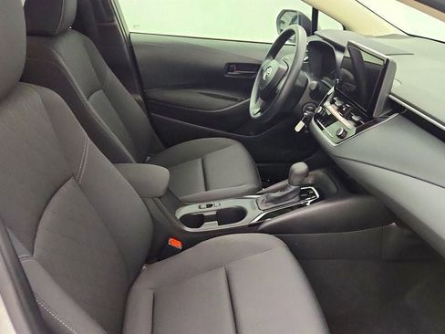 Used 2025 Toyota Corolla LE FWD image 23