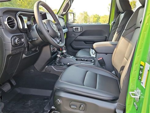 New 2025 Jeep Gladiator High Tide image 8