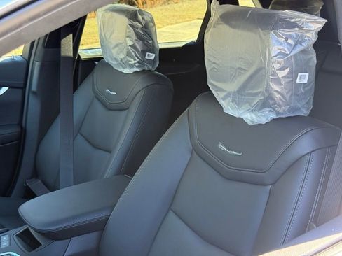 New 2026 Cadillac XT5 Luxury image 16