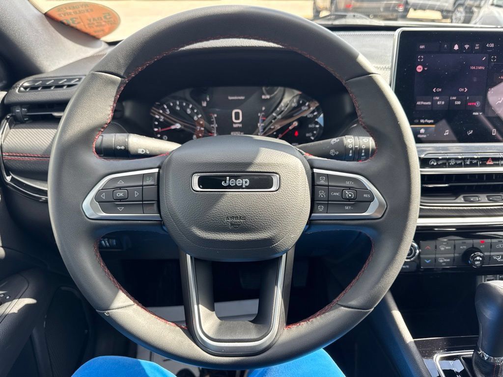 Used 2025 Jeep Compass Trailhawk AWD/4WD image 22