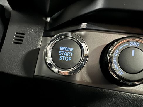 Used 2023 Toyota Tacoma SR5 w/ Technology Package AWD/4WD image 27