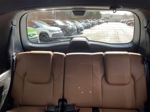 Used 2024 INFINITI QX80 Sensory w/ All-Season Package image 19