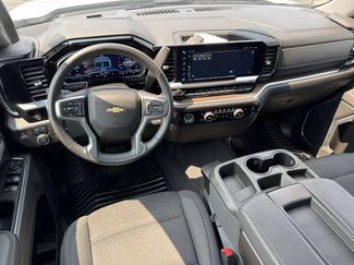 Used 2022 Chevrolet Silverado 1500 LT w/ Z71 Off-Road Package AWD/4WD video 2