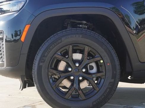 New 2026 Jeep Grand Cherokee Altitude AWD/4WD image 5