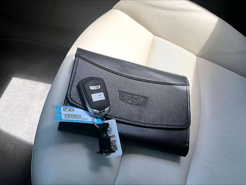 Used 2024 Cadillac XT6 Premium Luxury FWD image 15