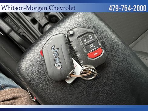 Used 2022 Jeep Wrangler Sport S image 19