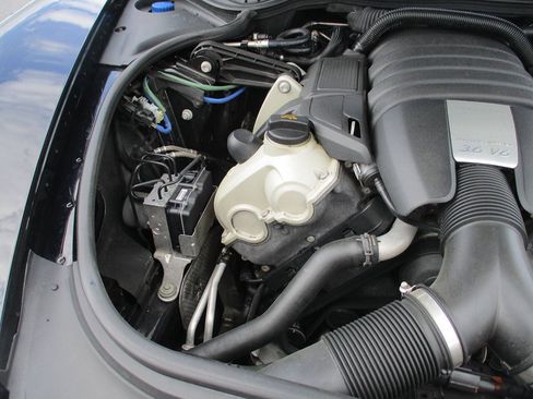 Used 2013 Porsche Panamera image 24