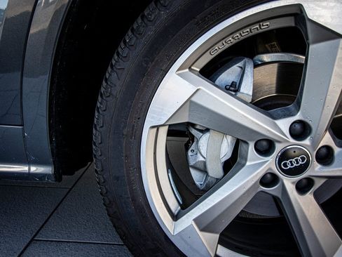 Used 2020 Audi Q5 2.0T Titanium Premium Plus w/ Premium Plus Package image 23