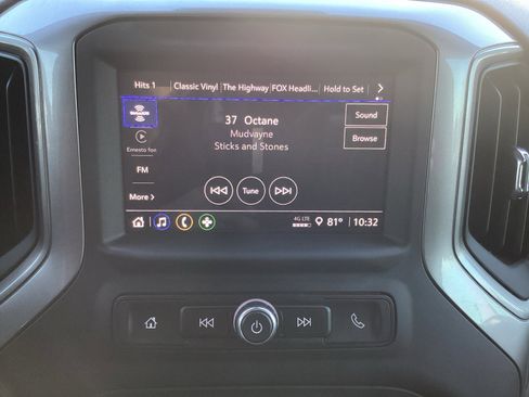 Used 2025 Chevrolet Silverado 1500 Custom image 19