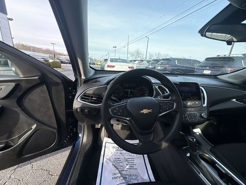 Used 2020 Chevrolet Malibu LT image 11