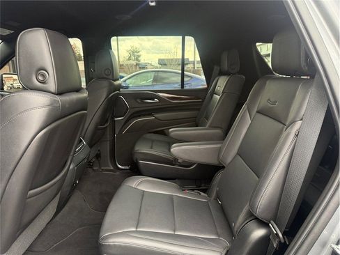 Used 2021 Cadillac Escalade Luxury AWD/4WD image 29
