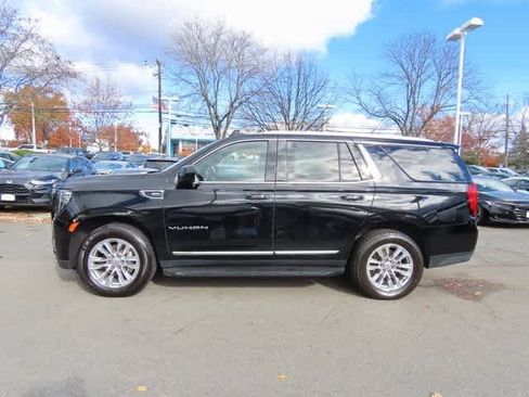 Used 2023 GMC Yukon SLT image 3
