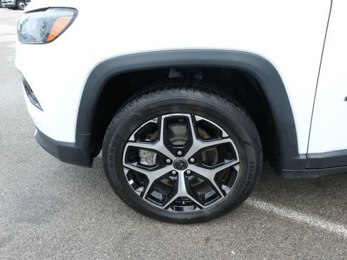 Certified 2025 Jeep Compass Limited AWD/4WD image 13