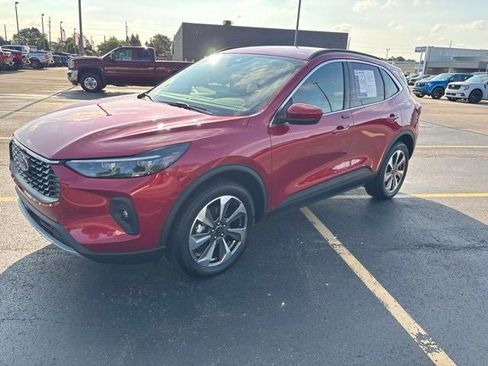 Used 2025 Ford Escape Platinum AWD/4WD image 17