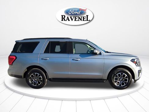 Used 2024 Ford Expedition XLT image 3