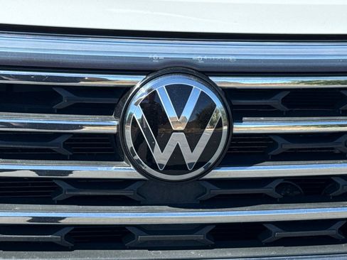 Used 2024 Volkswagen Atlas SE AWD/4WD image 8