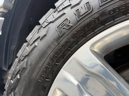 Used 2017 Ford F150 Platinum w/ Equipment Group 701A Luxury AWD/4WD image 9