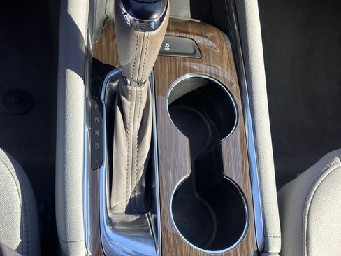 Used 2016 Chevrolet Malibu Premier image 35