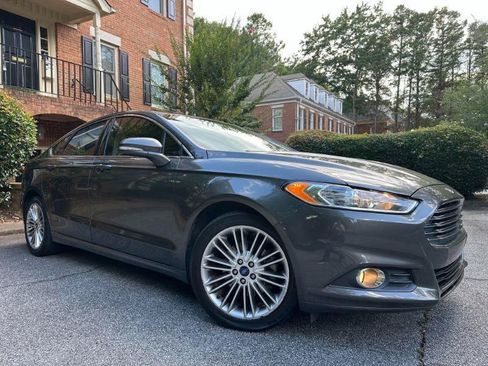 Used 2016 Ford Fusion SE w/ Equipment Group 202A FWD image 5