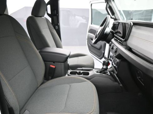 New 2026 Jeep Gladiator Sport AWD/4WD image 27