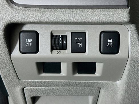 Used 2017 Subaru Forester 2.5i Premium AWD/4WD image 16