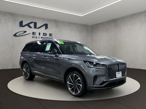 Used 2025 Lincoln Aviator Reserve w/ Illumination Package image 1