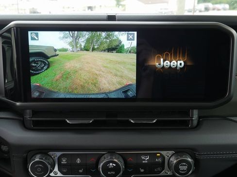New 2025 Jeep Gladiator Mojave w/ Convenience Group image 6