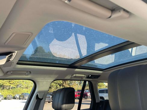 Used 2021 Land Rover Range Rover Westminster Edition image 2